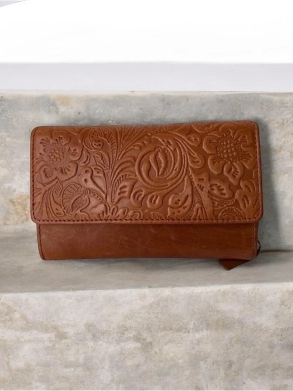 New  embossed floral genuine Leather Wallet